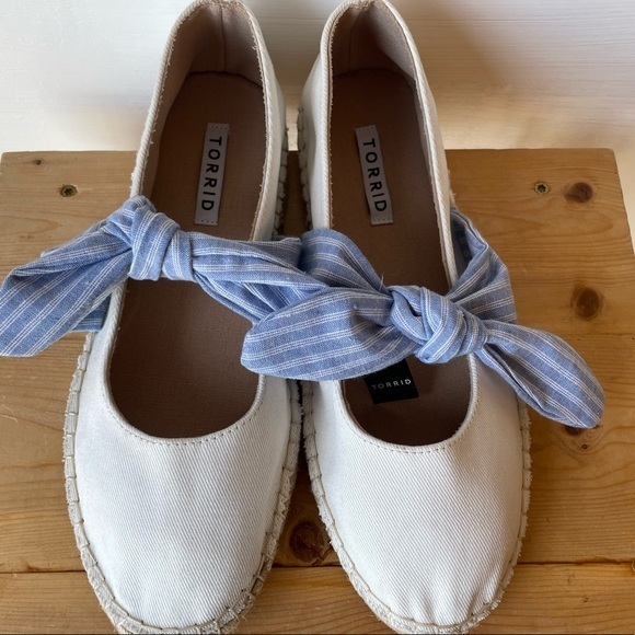 Torrid Ivory Canvas Espadrille Flats NWT! Size 11.5 - Picture 6 of 13